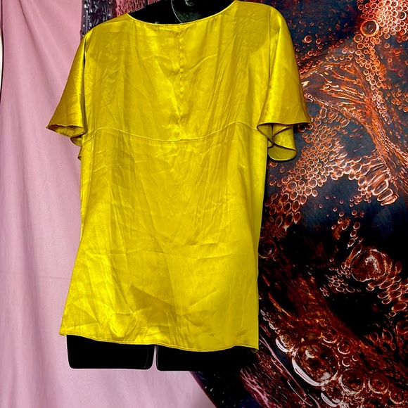 New York & Company Elegant Lime Green Women's Top - Picture 3 of 4